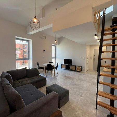 Dwupietrowy Loft Fabryka Welny 2 # Nestapartamenty Bielsko-Biala Bagian luar foto
